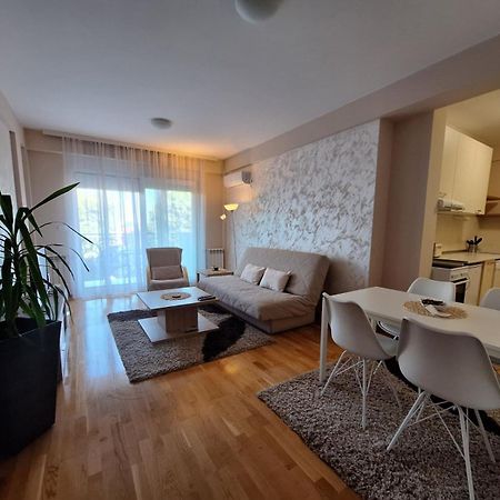 San Apartman Čačak Kültér fotó
