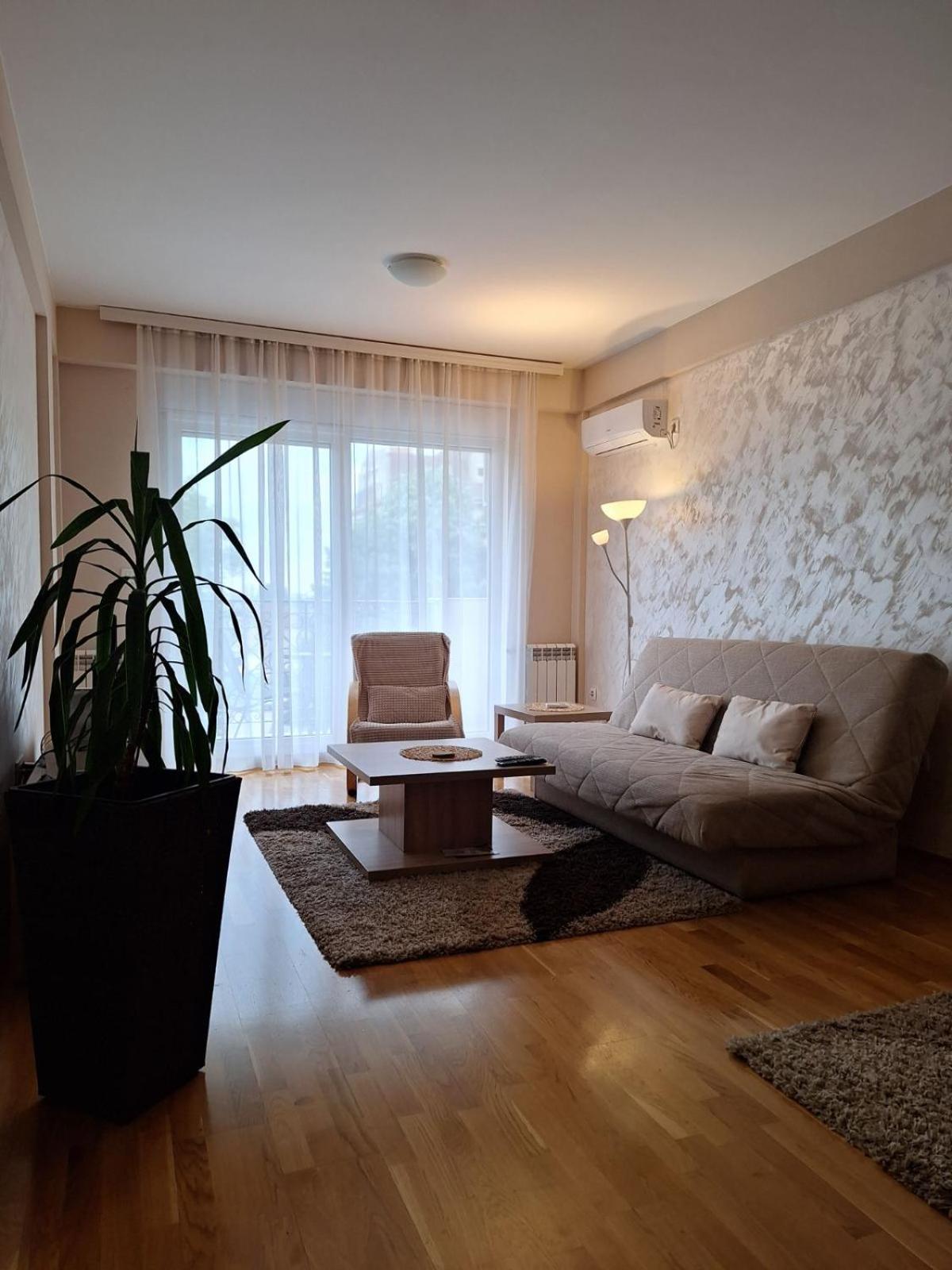 San Apartman Čačak Kültér fotó