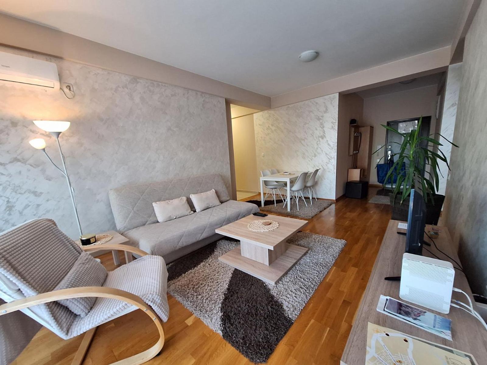 San Apartman Čačak Kültér fotó