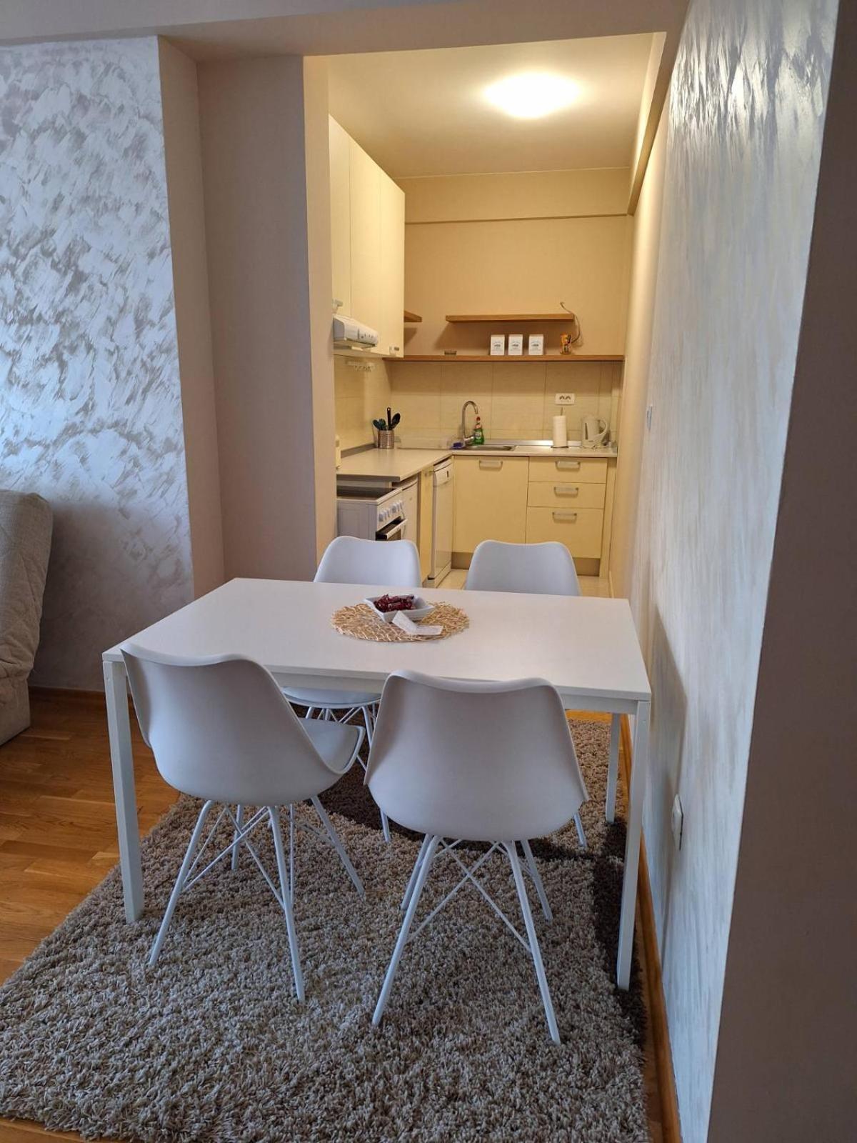 San Apartman Čačak Kültér fotó